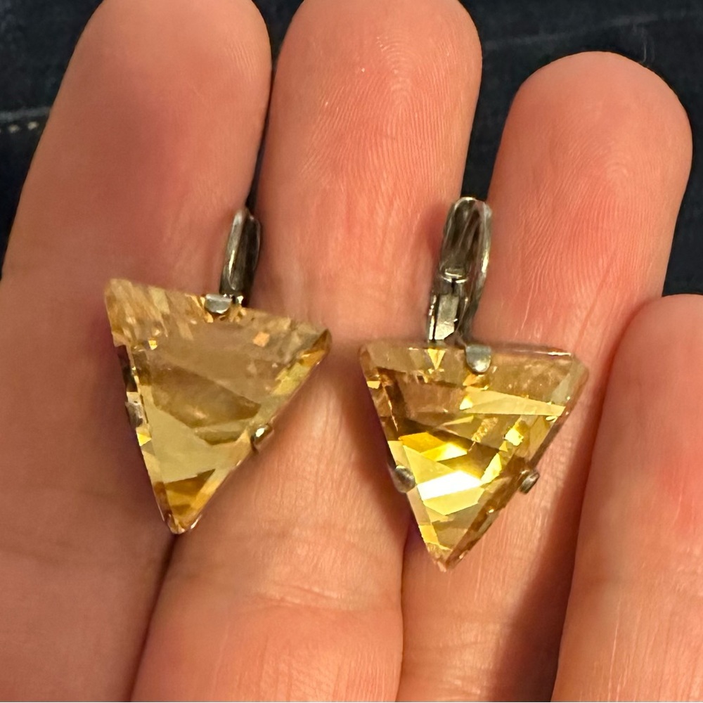 Sabika earrings only